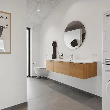 3 Bedroom Stunning In *